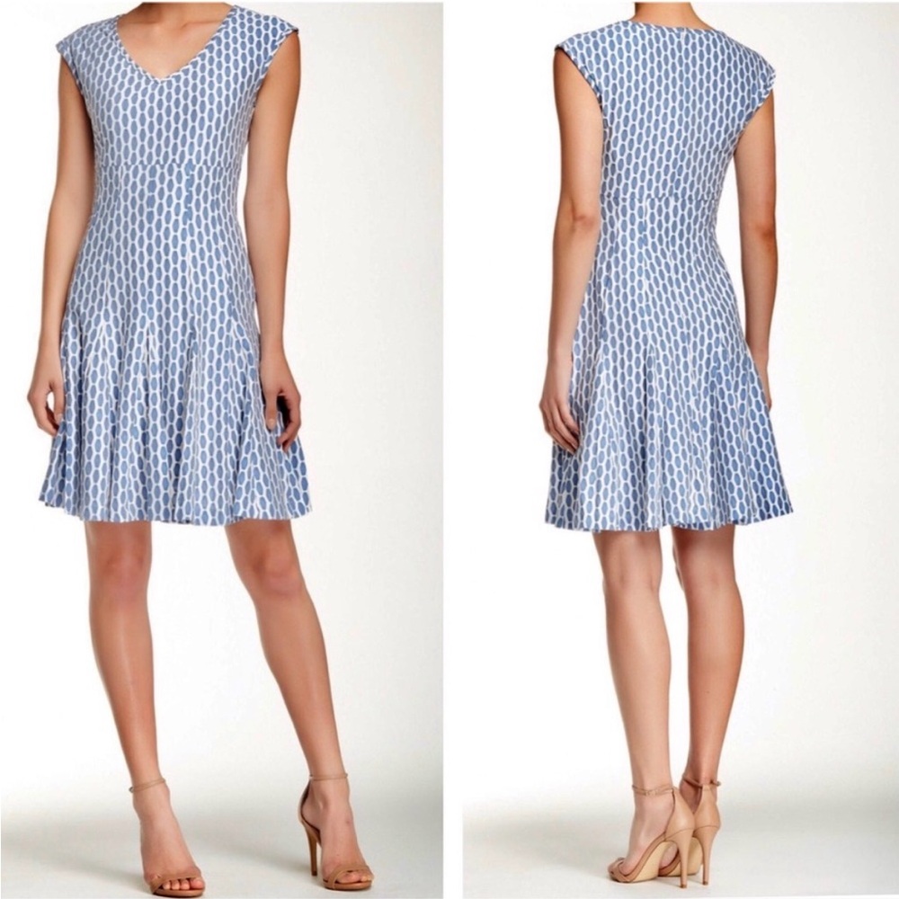 JUST TAYLOR Honeycomb Patterned Dress‎